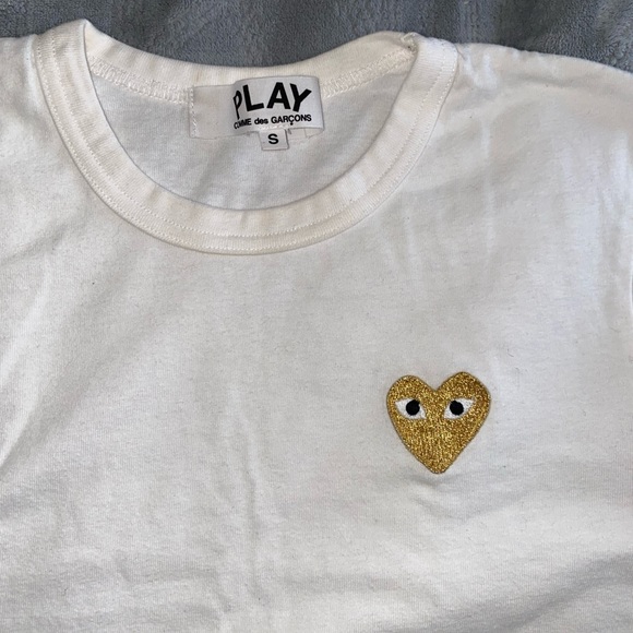 COMME DES GARCONS PLAY GOLD HEART T-SHIRT - Picture 2 of 2